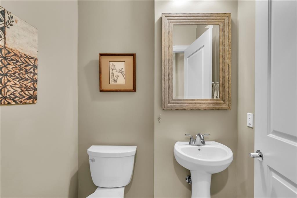 3810 N Mulberry Drive Unit: 207