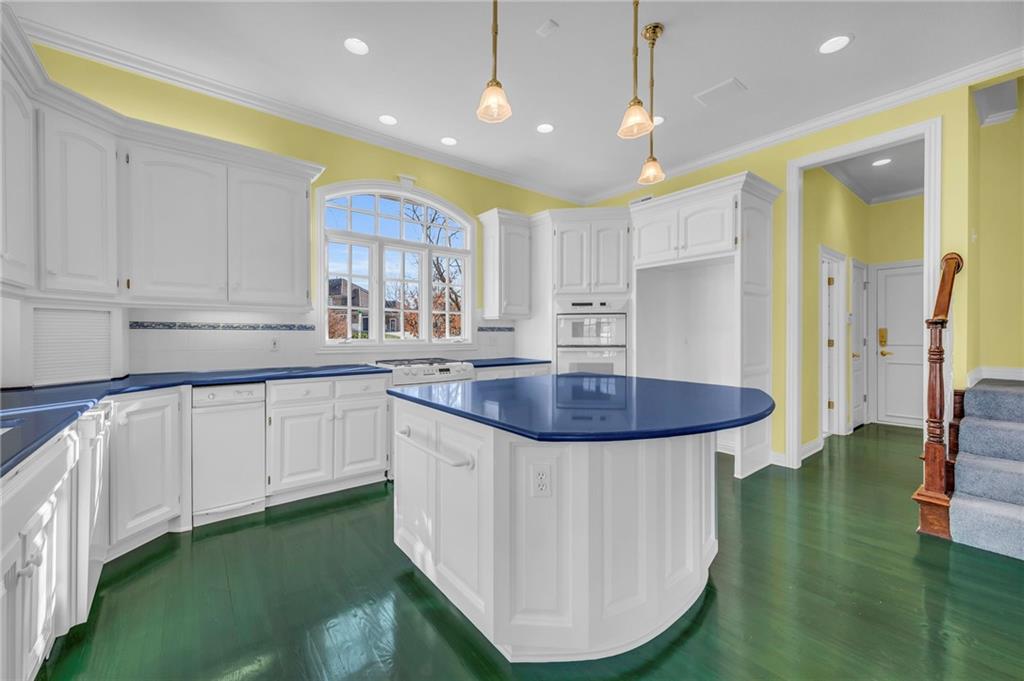 6409 Muirfield Drive