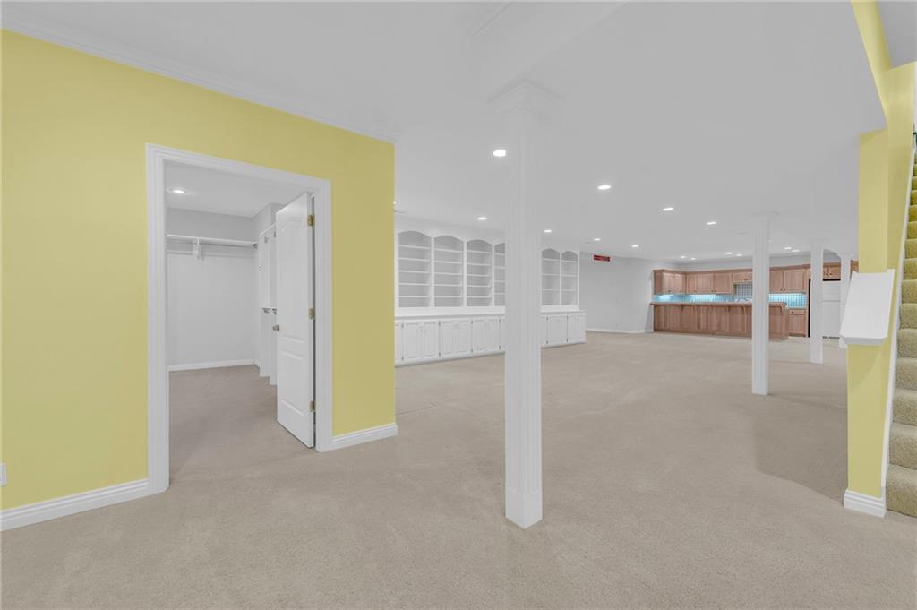 6409 Muirfield Drive