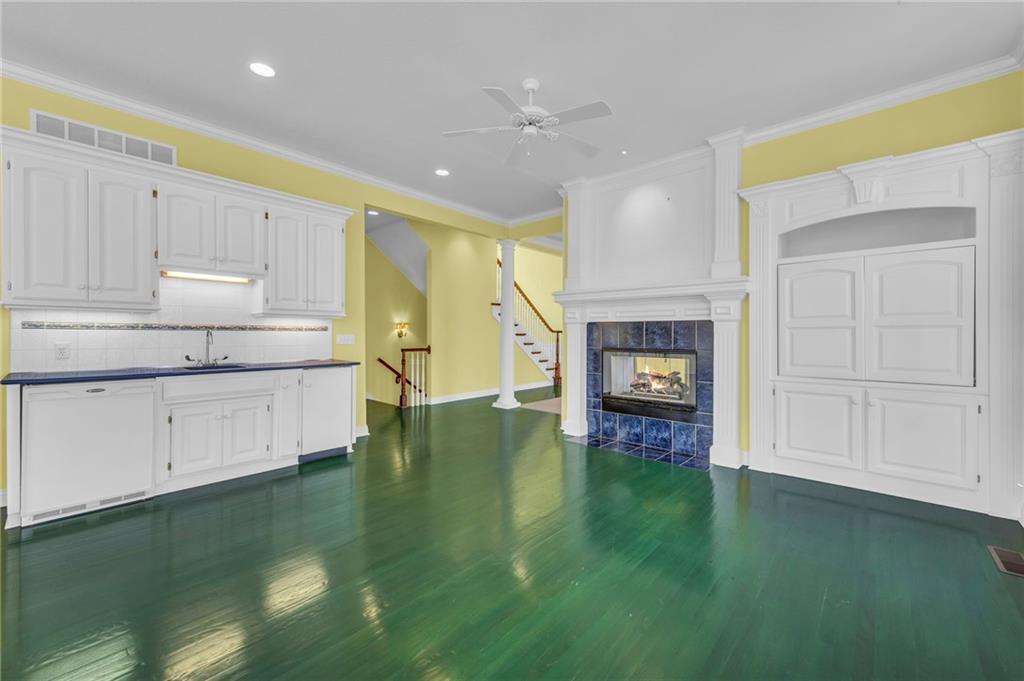 6409 Muirfield Drive