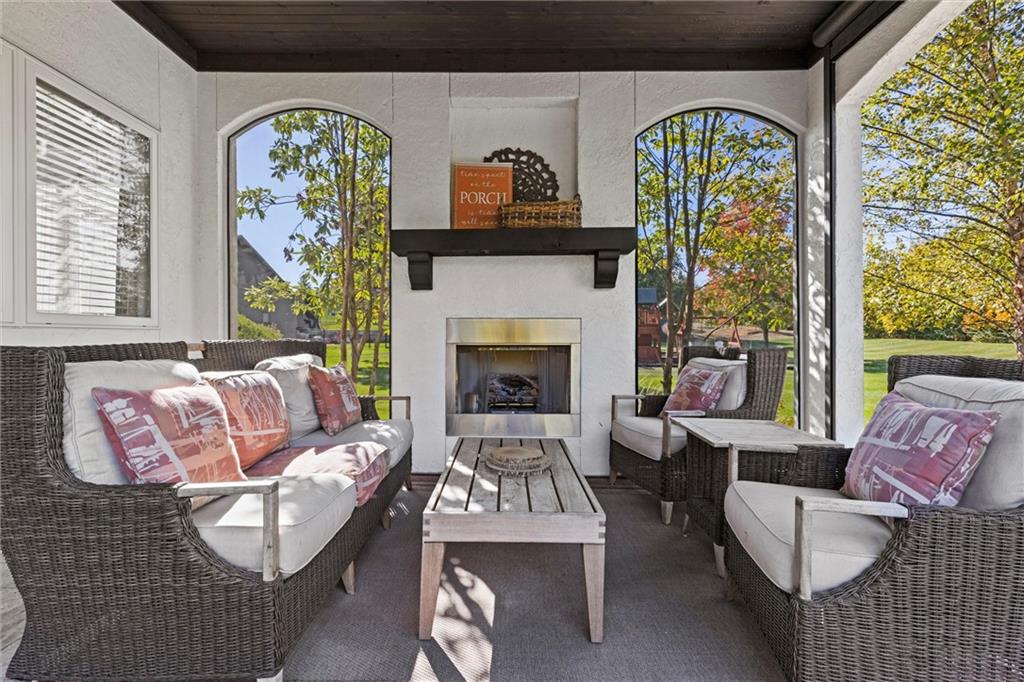 5114 Meadowlark Drive