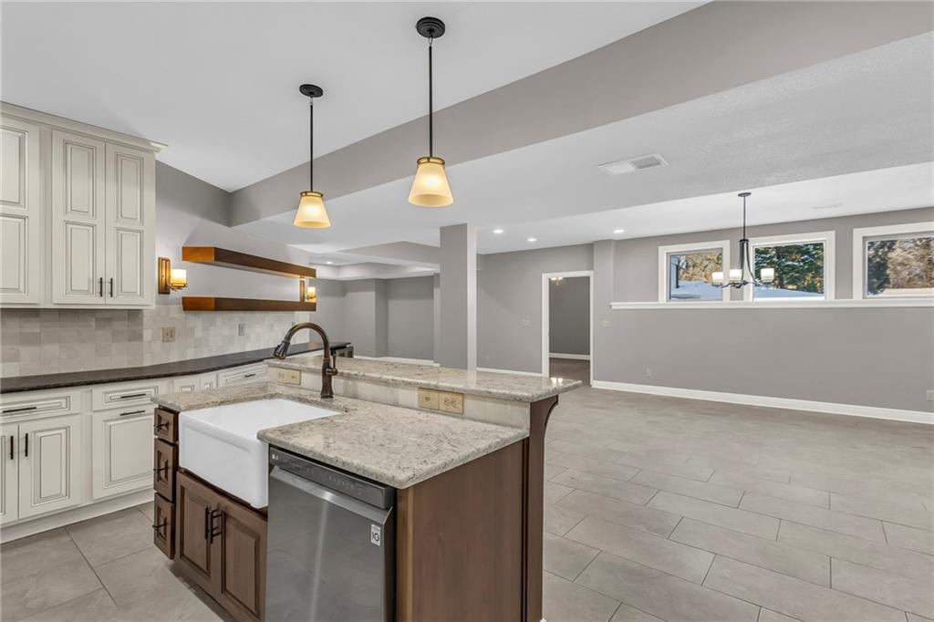 5114 Meadowlark Drive