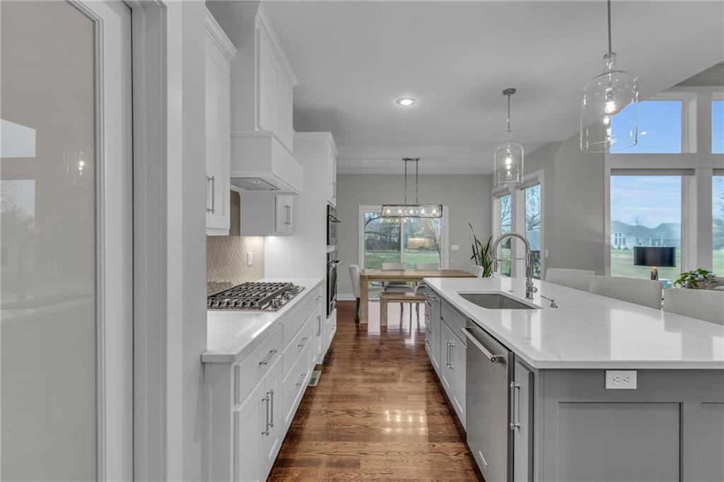 10315 N Revere Avenue