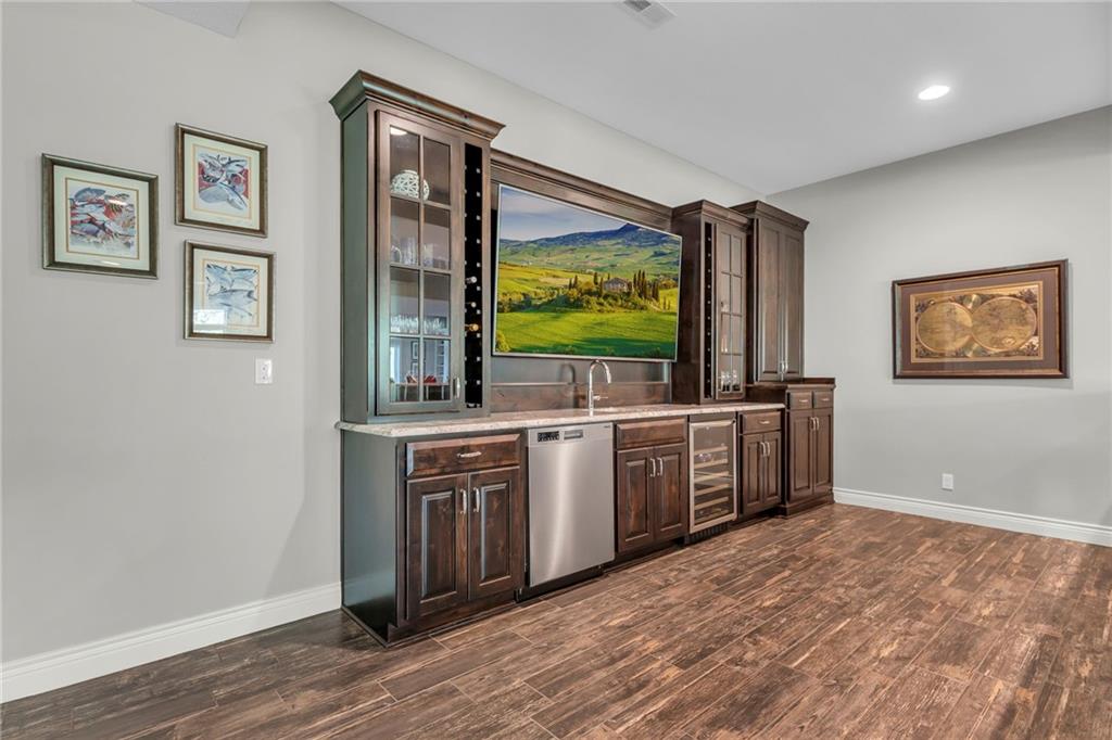 6325 Edgewater Drive