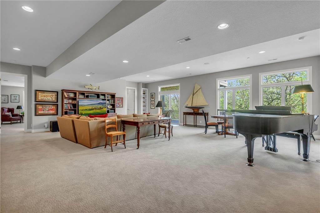 6325 Edgewater Drive