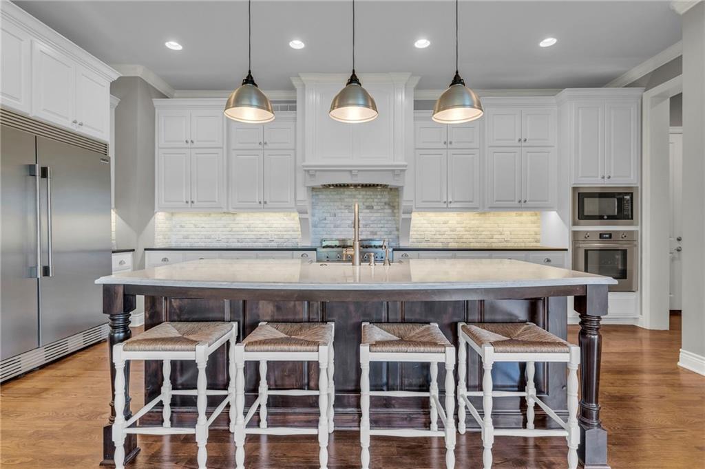 6325 Edgewater Drive