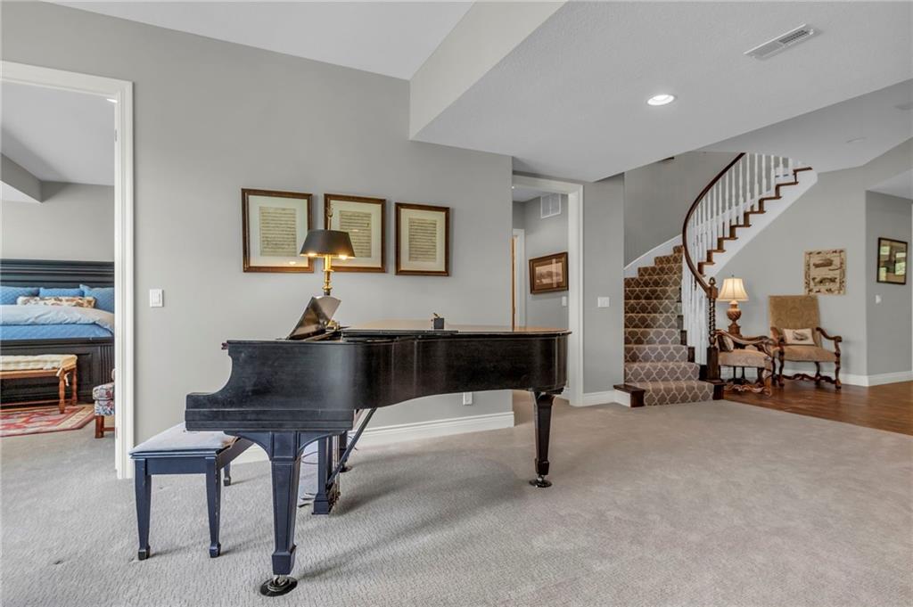 6325 Edgewater Drive