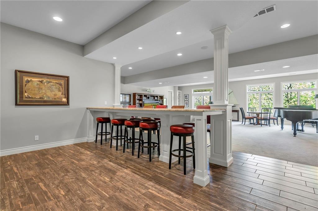 6325 Edgewater Drive