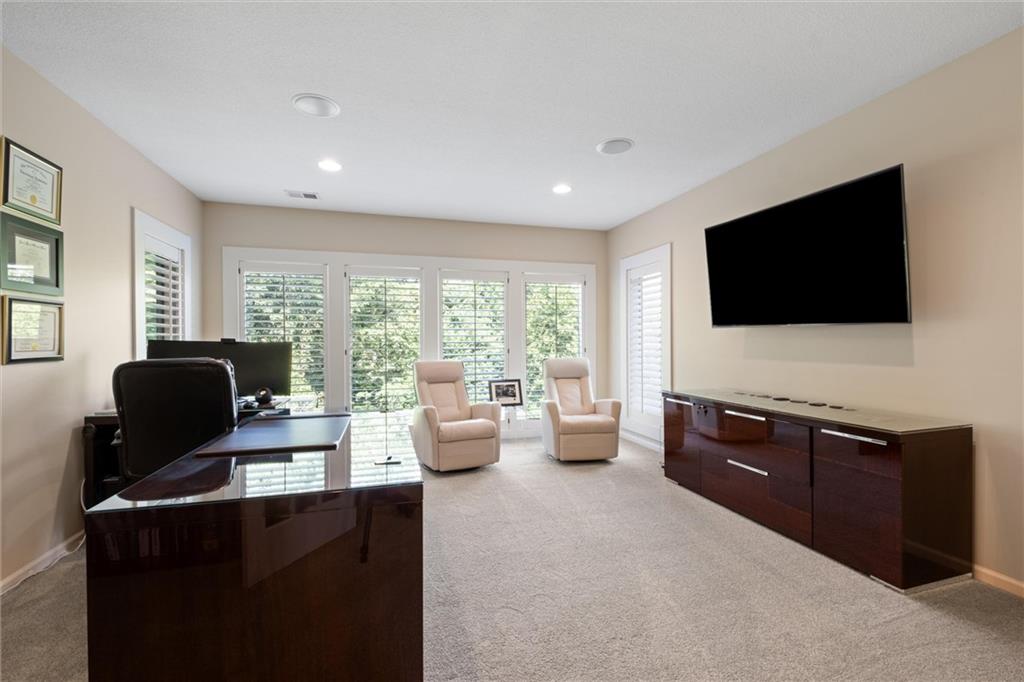 8190 Shoreline Drive