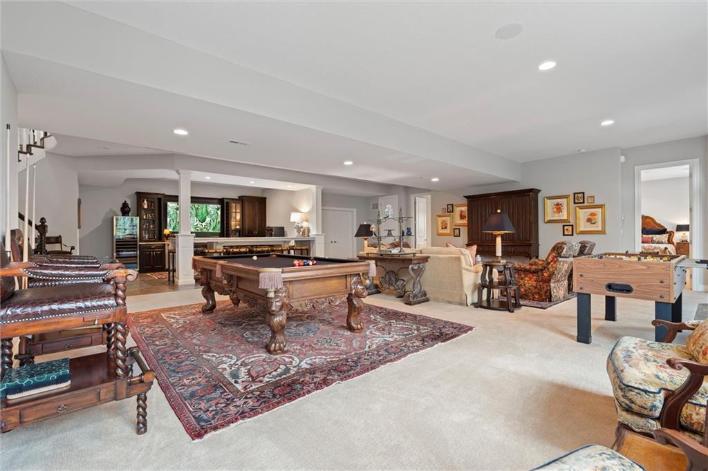 6325 Edgewater Drive