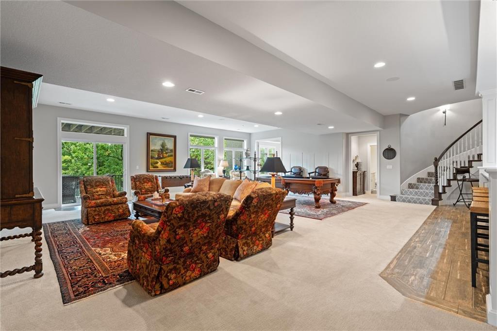 6325 Edgewater Drive