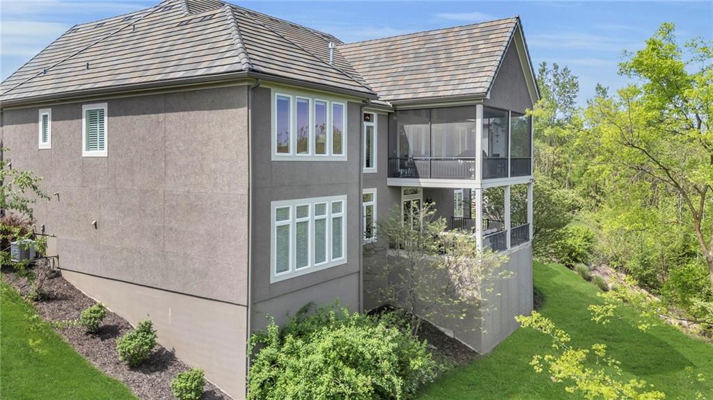 6325 Edgewater Drive