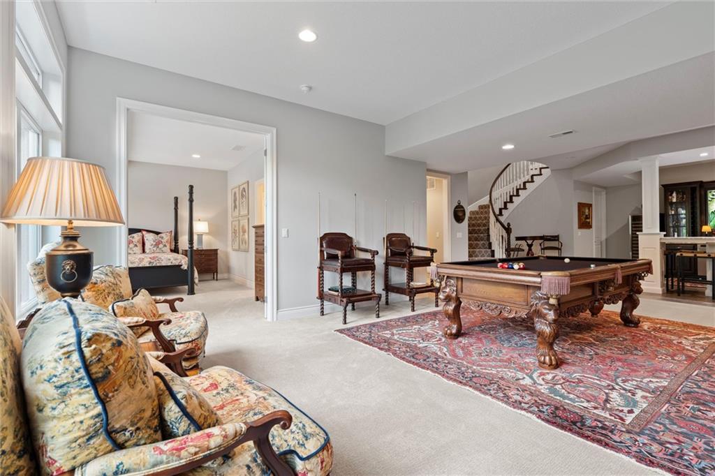 6325 Edgewater Drive