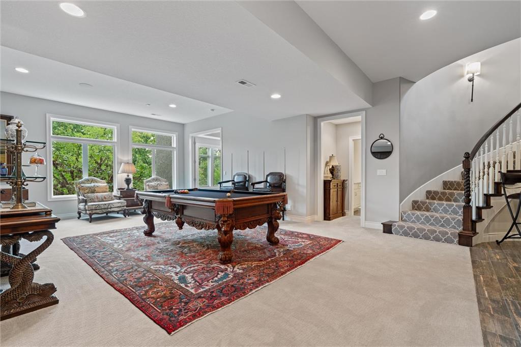6325 Edgewater Drive