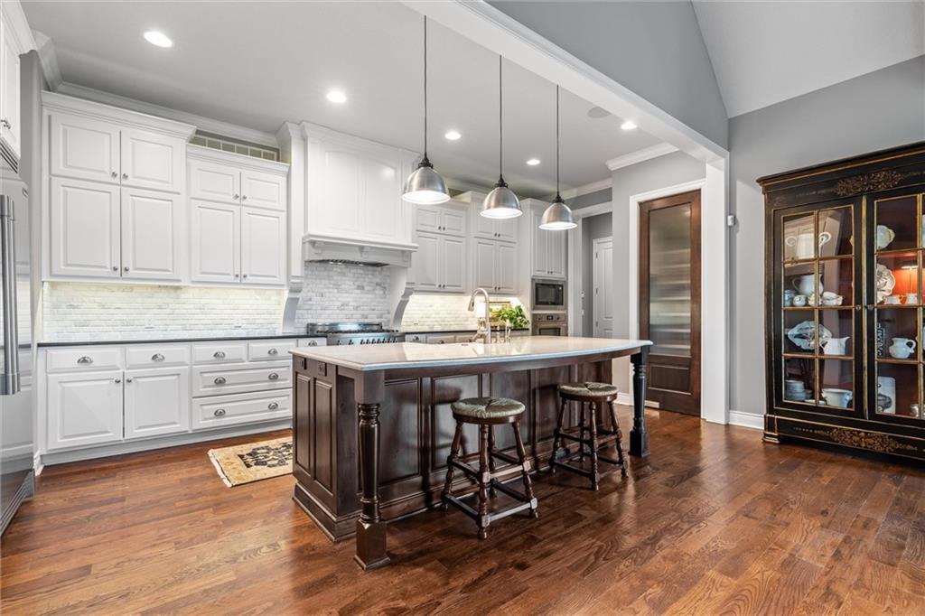 6325 Edgewater Drive