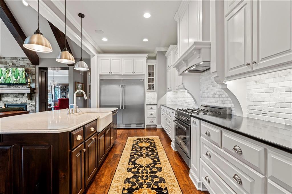 6325 Edgewater Drive