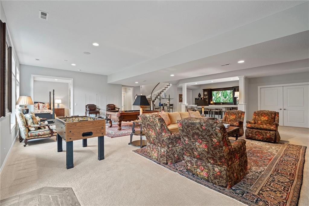 6325 Edgewater Drive