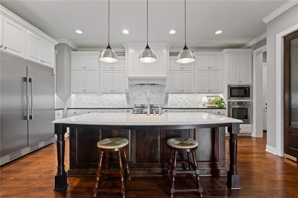 6325 Edgewater Drive