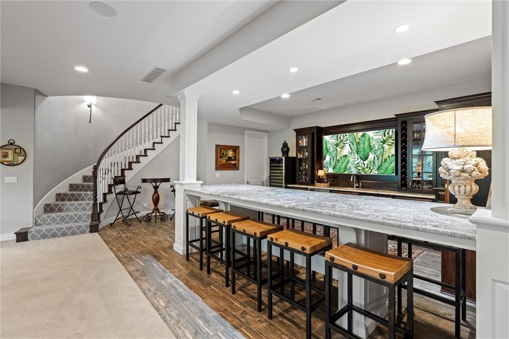 6325 Edgewater Drive