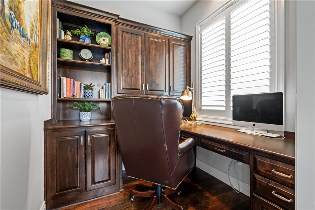 6325 Edgewater Drive