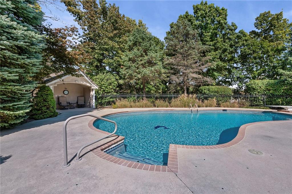 8000 NW Timbercrest Place