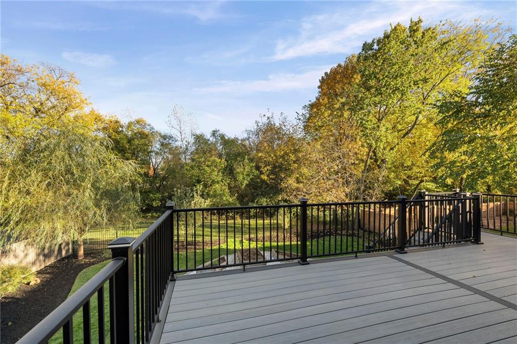 9605 N Adrian Avenue