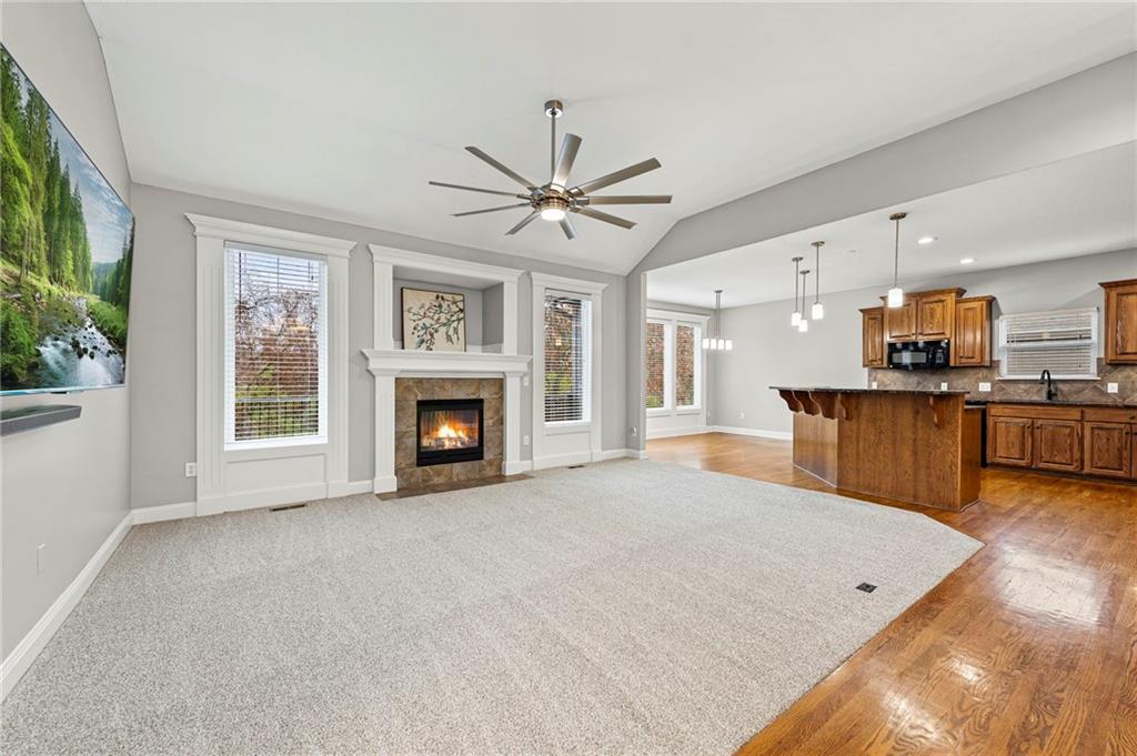 9605 N Adrian Avenue