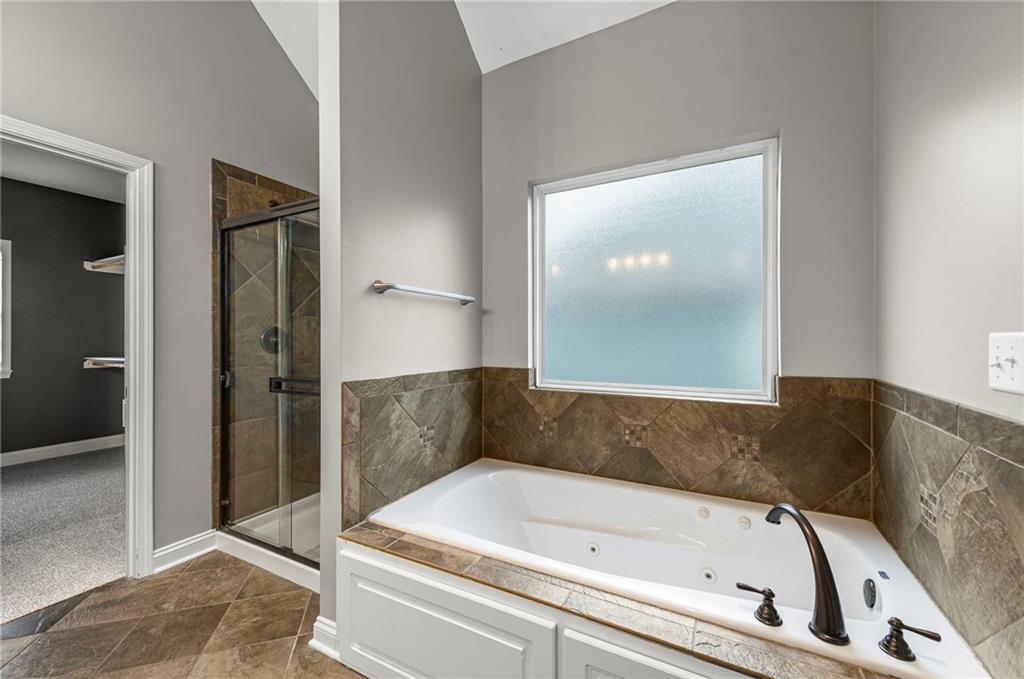 9605 N Adrian Avenue