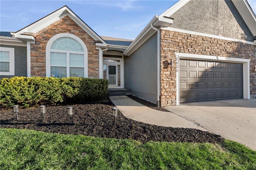 9605 N Adrian Avenue