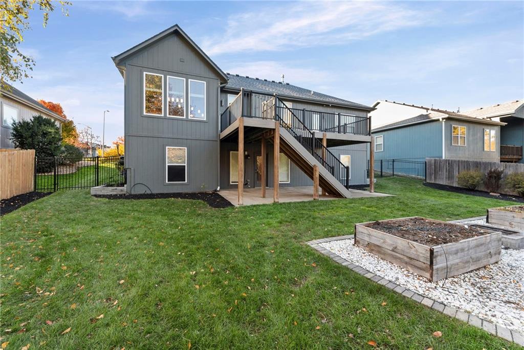 9605 N Adrian Avenue