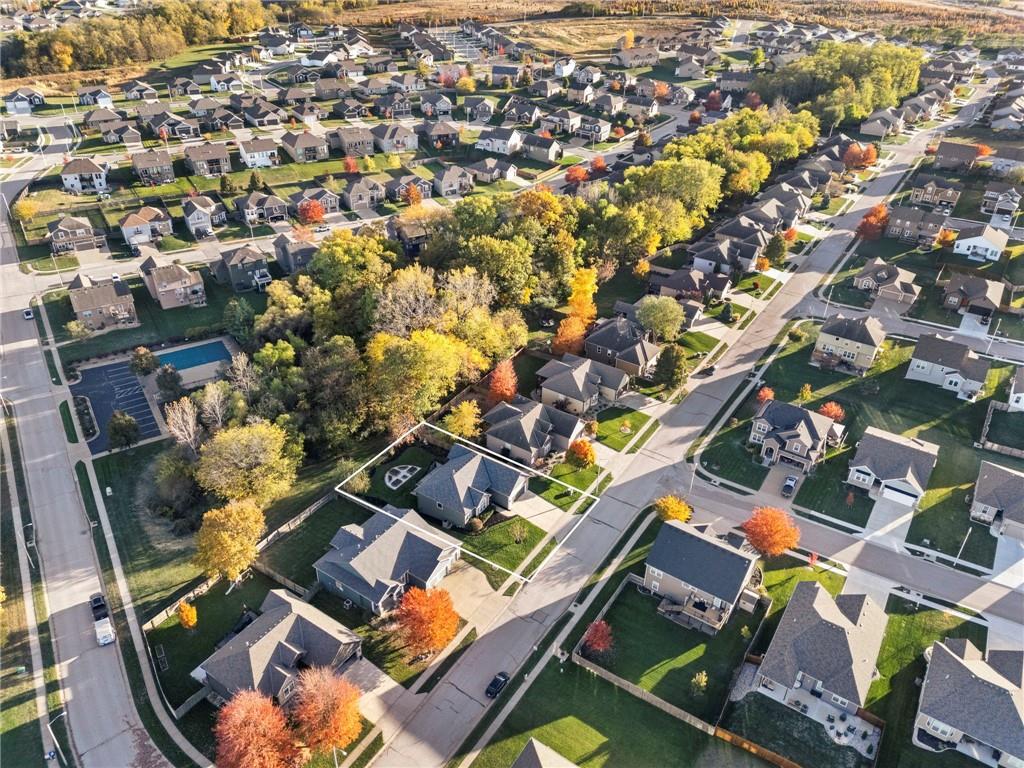 9605 N Adrian Avenue