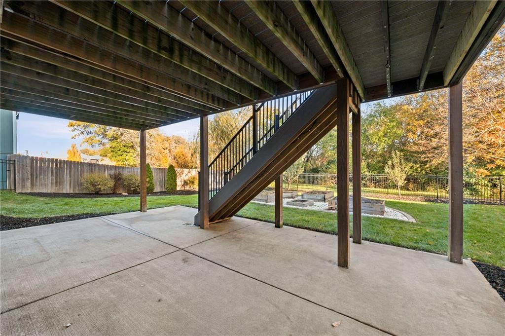 9605 N Adrian Avenue