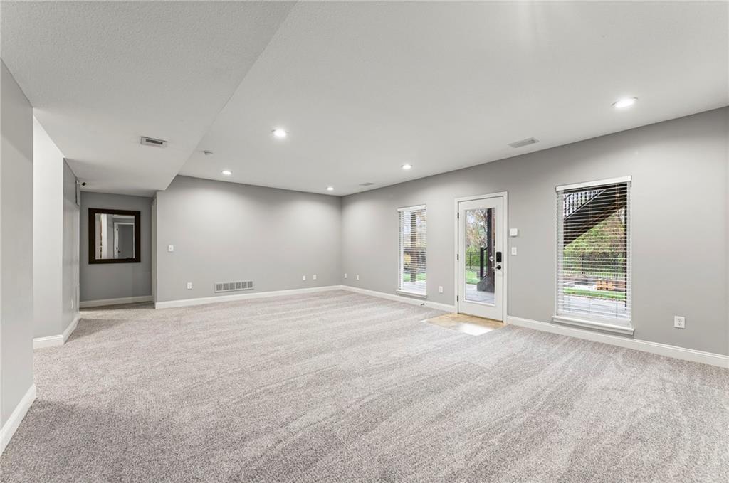 9605 N Adrian Avenue