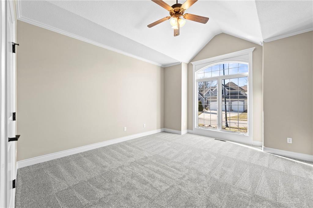 10321 N Revere Avenue