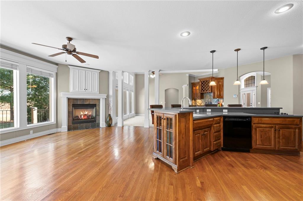 10321 N Revere Avenue