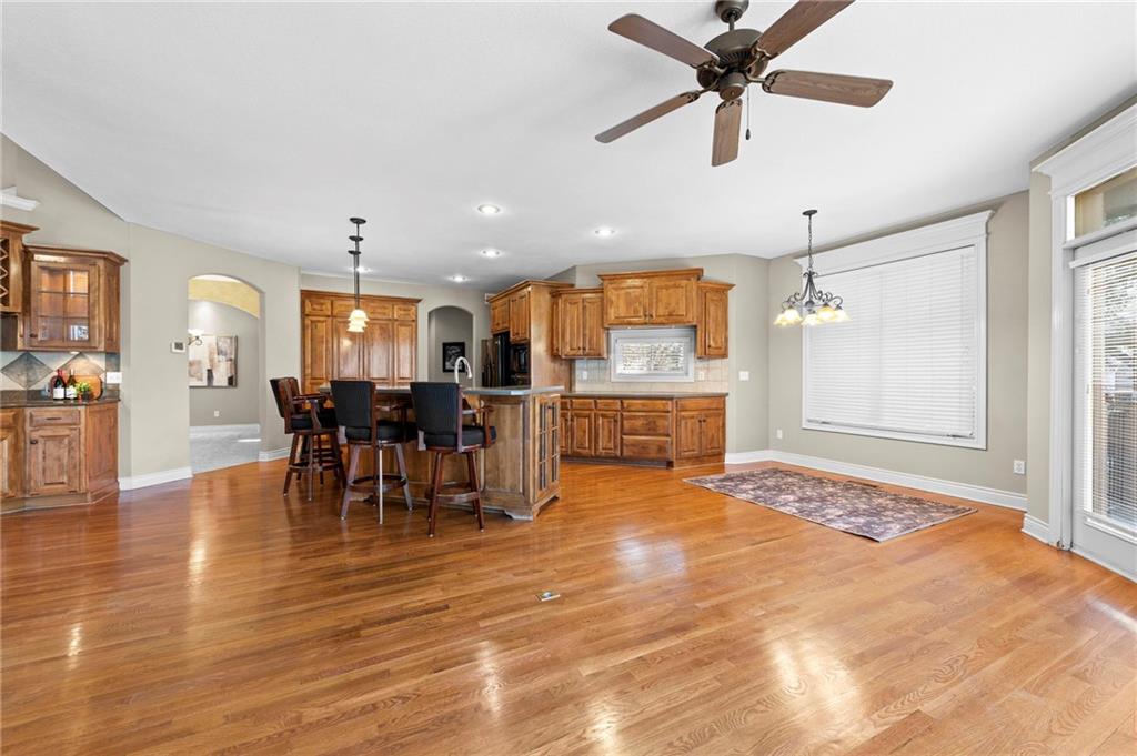 10321 N Revere Avenue