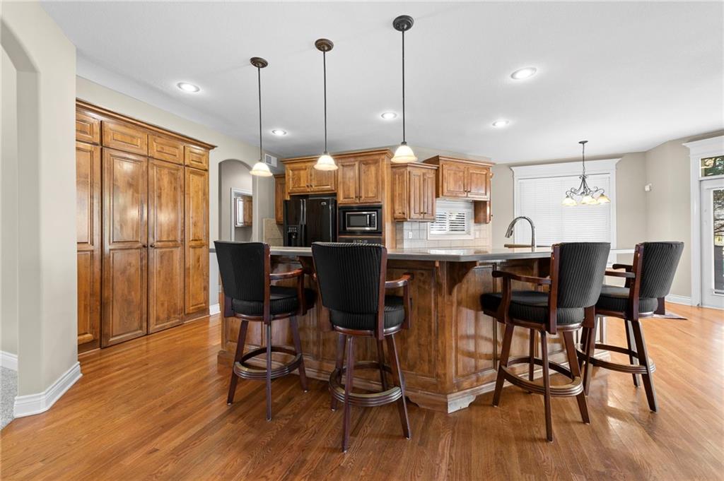 10321 N Revere Avenue