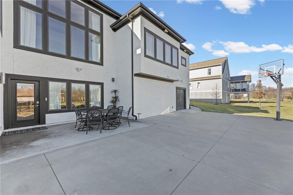 8605 NE Shoal Creek Parkway