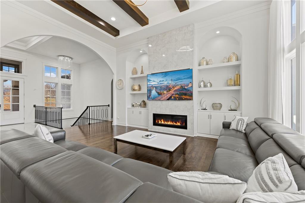 8605 NE Shoal Creek Parkway