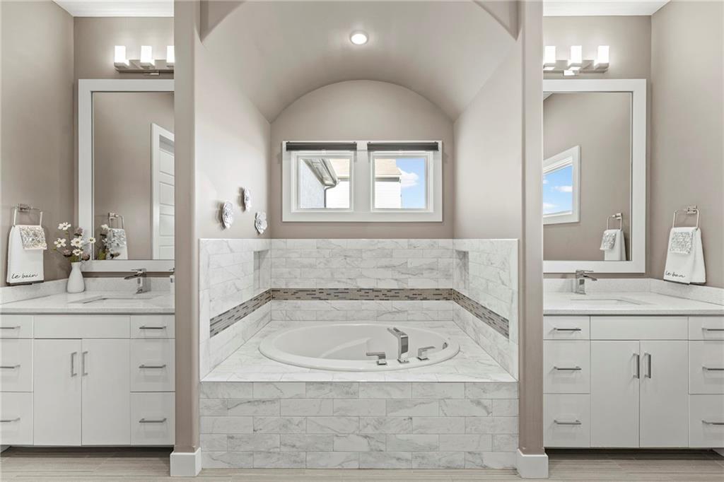 8605 NE Shoal Creek Parkway