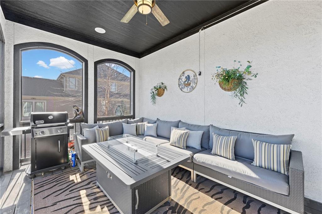 8605 NE Shoal Creek Parkway