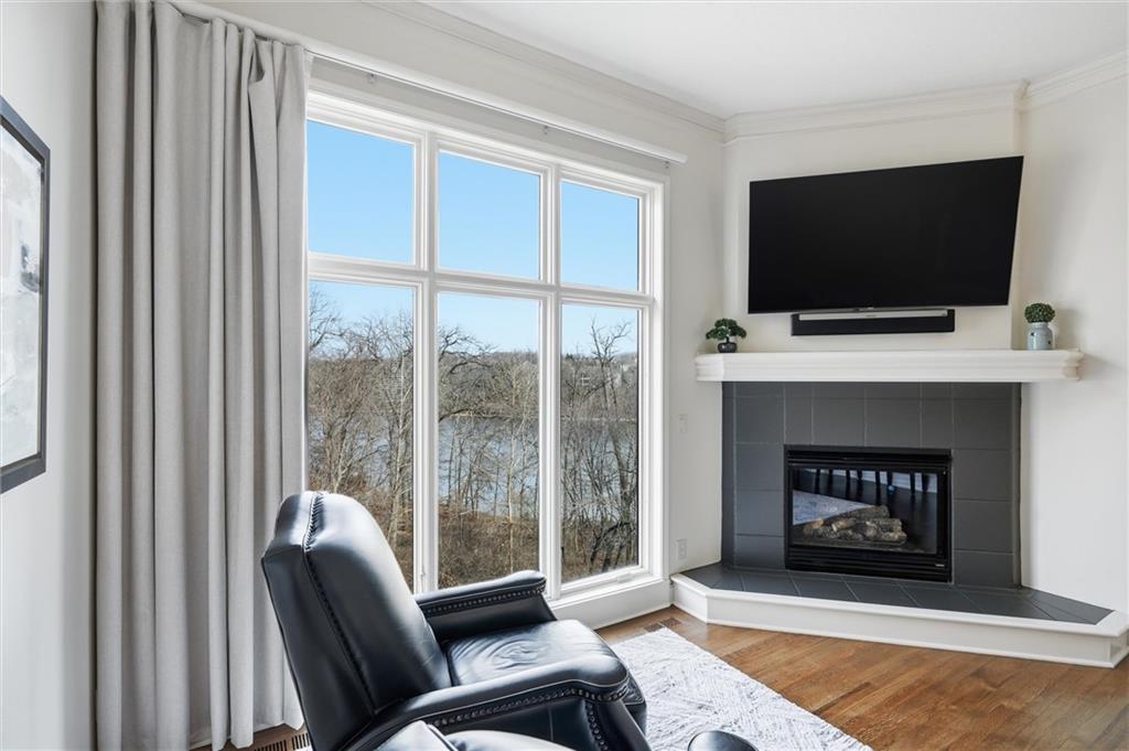 8190 Shoreline Drive