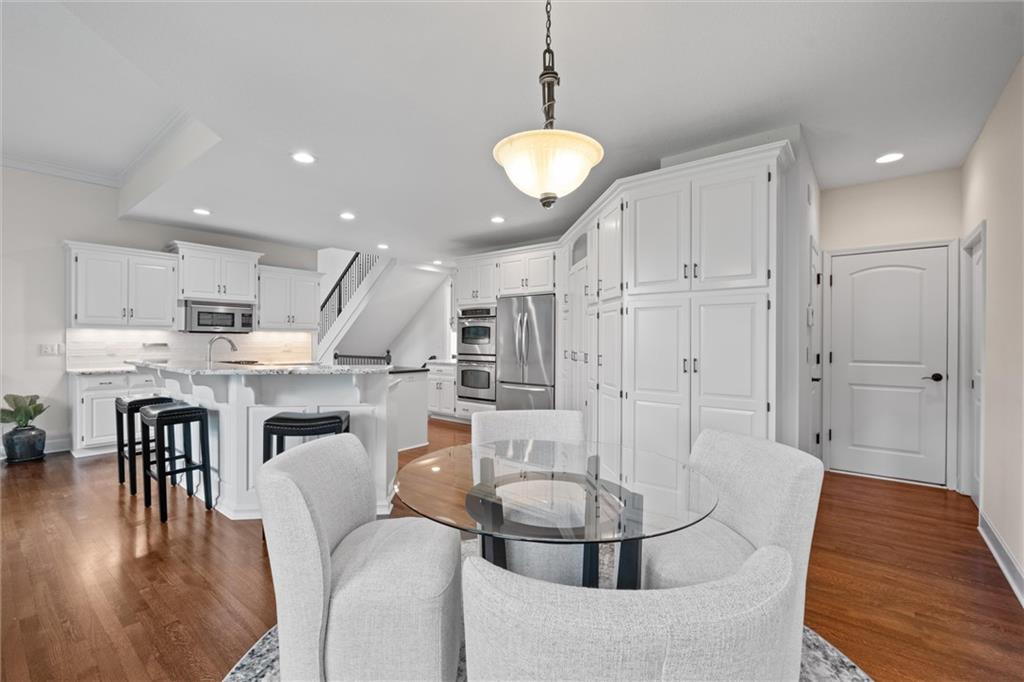 8190 Shoreline Drive