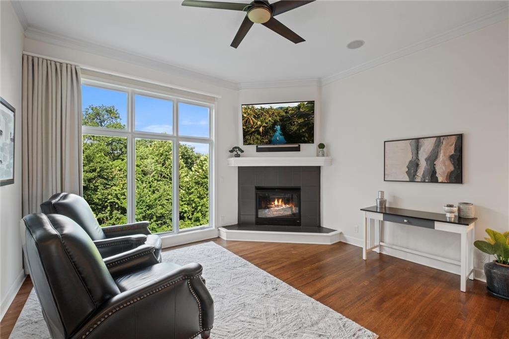 8190 Shoreline Drive