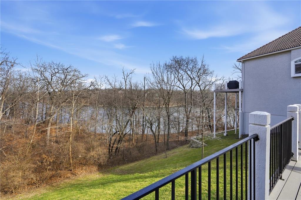 8190 Shoreline Drive