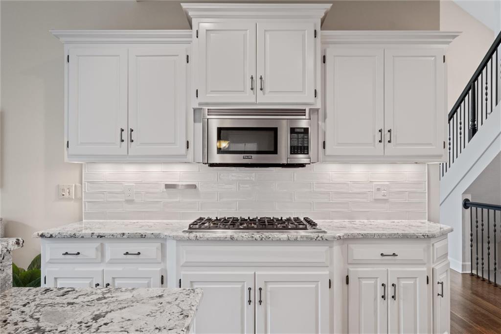 8190 Shoreline Drive