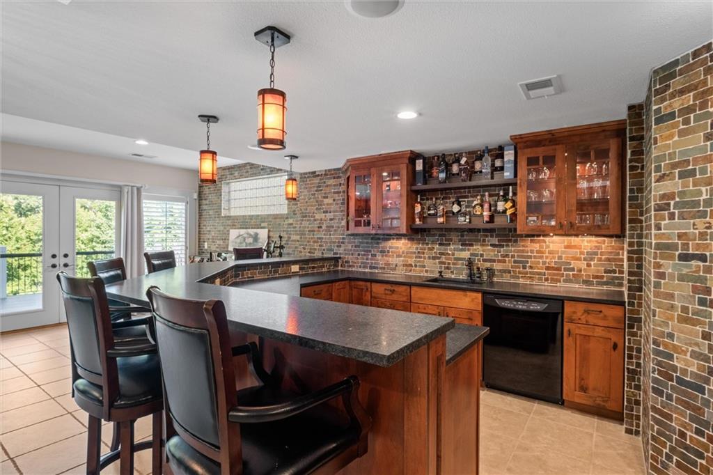 8190 Shoreline Drive