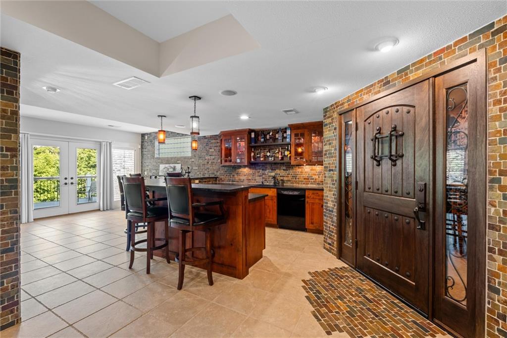 8190 Shoreline Drive