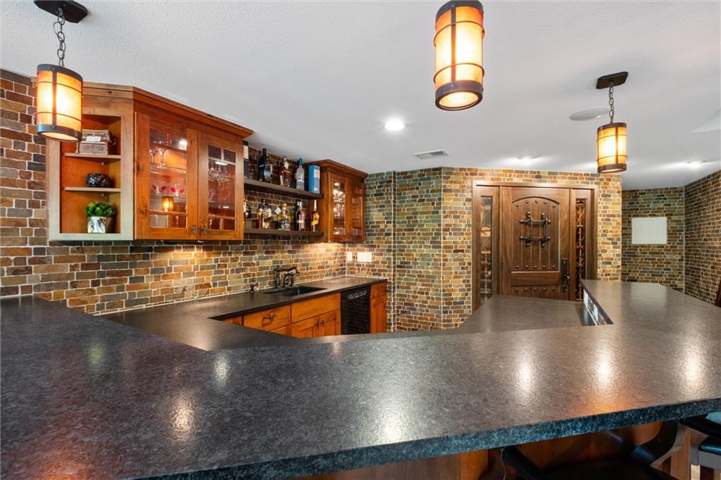 8190 Shoreline Drive