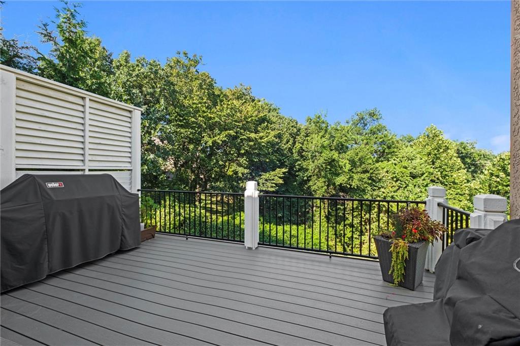 8190 Shoreline Drive